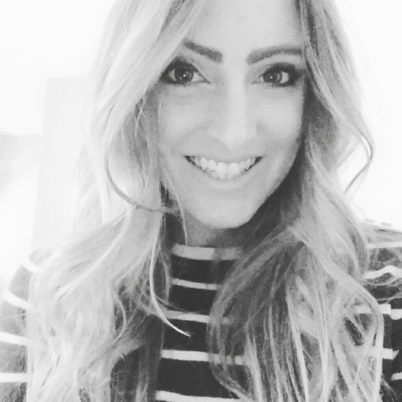 Meet your Posher, Sheena - Picture 1 of 1