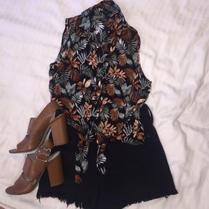 F21 Tropical Print Tie-front Top