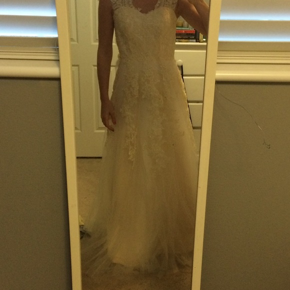 Ivory wedding dress - Picture 2 of 3