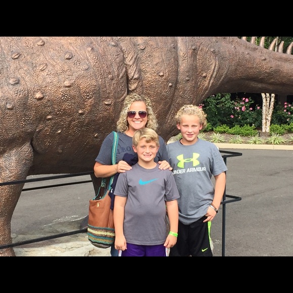 Meet your Posher, Melissa - Picture 1 of 1