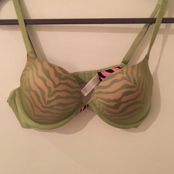 Victoria's Secret wonder bra