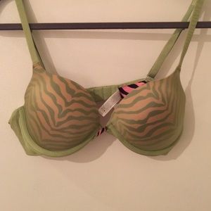 Victoria's Secret wonder bra