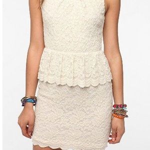 💛GIFTED💛 Pins and Needles lace peplum dress