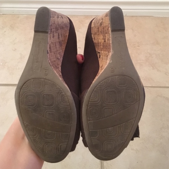 American Eagle Brown Wedges - Picture 3 of 3