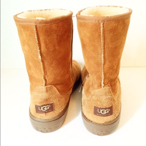 Short UGG chestnut boots