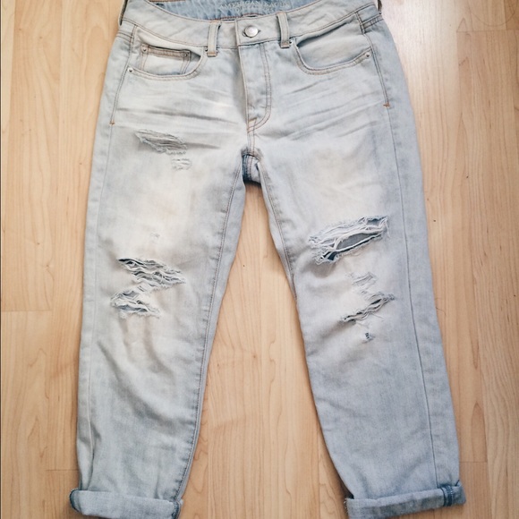 American eagle distressed boyfriend jeans