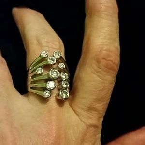 🌷11 crystal stack type ring. Size 6. NWOT