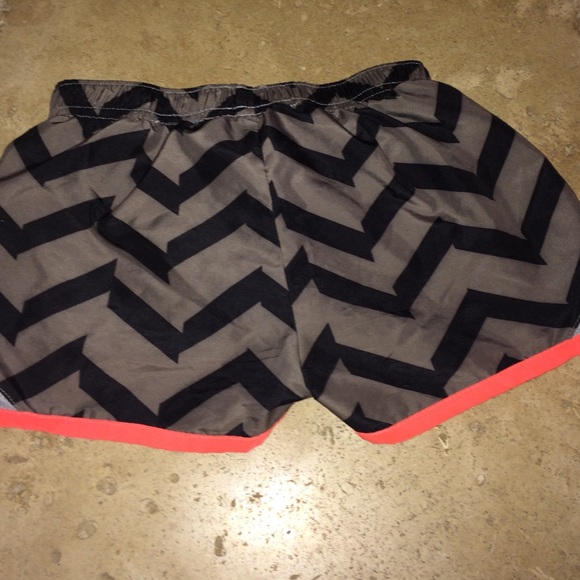 Super cute size 6 workout shorts!