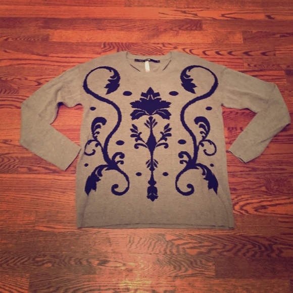 Light weight sweater with elegant design