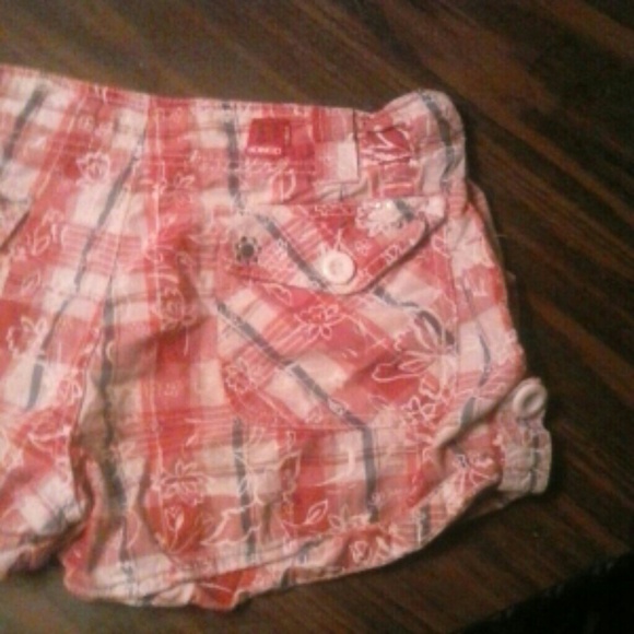 Shorts - Picture 2 of 3