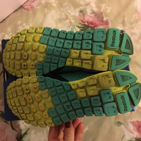 Reebok shoes - Picture 2 of 3