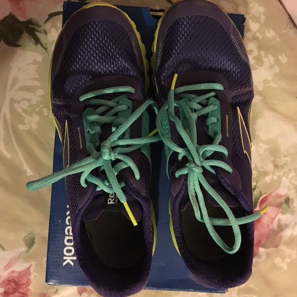 Reebok shoes - Picture 3 of 3