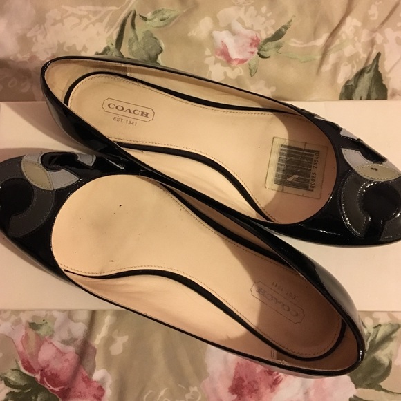Coach flats