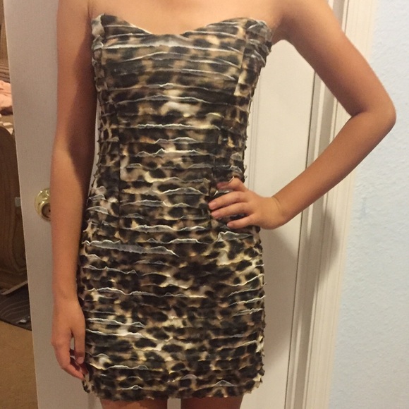 Formal Dress - Picture 3 of 4