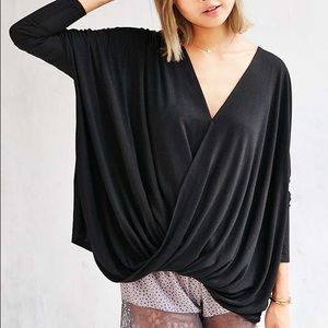 Silence + Noise Olivia Surplice Top   Size not @UO