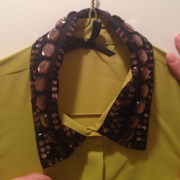 Sleeveless Chiffon Button Down Tank - Picture 2 of 4