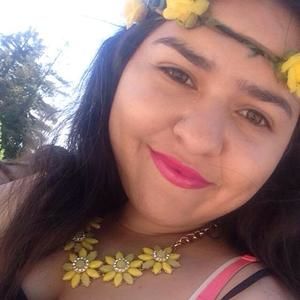 Meet your Posher, Celina