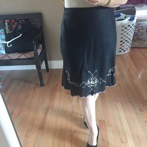 Ann taylor size 10 black/ gold embroidery skirt
