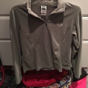 North face pullover. Beautiful green