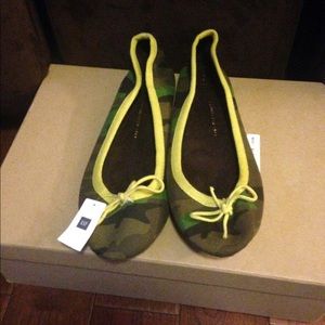 GAP Camo Ballet Flats