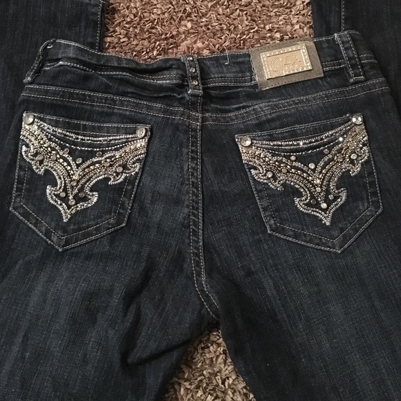 Grace in LA Jeans - Picture 2 of 3