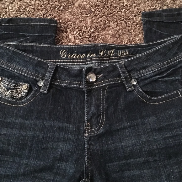 Grace in LA Jeans - Picture 3 of 3