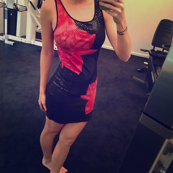 Express casual cotton with a shine mini dress!
