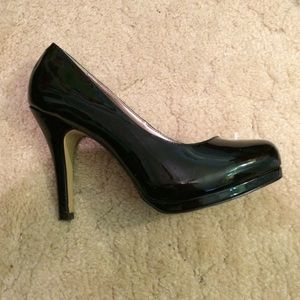 Black Pumps