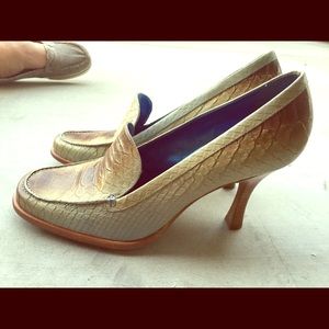 Loafer heels hot this season
