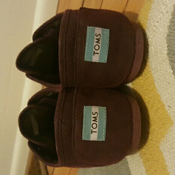 Burgundy TOMS cordones