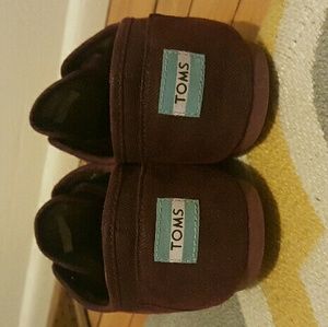 Burgundy TOMS cordones