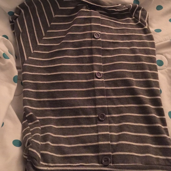 Delia's shirt - Picture 2 of 2