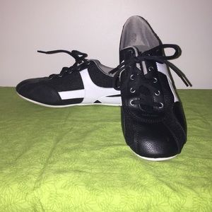 Aerosoles Black/White Sneakers