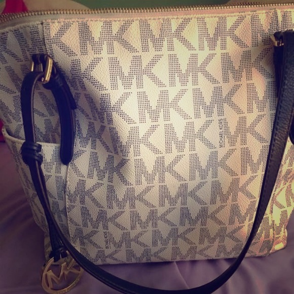 MK purse