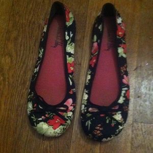 Flower flats
