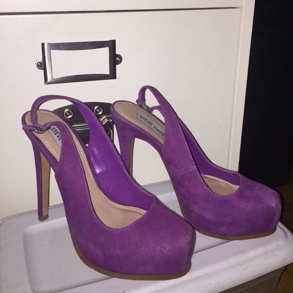 Purple pumps