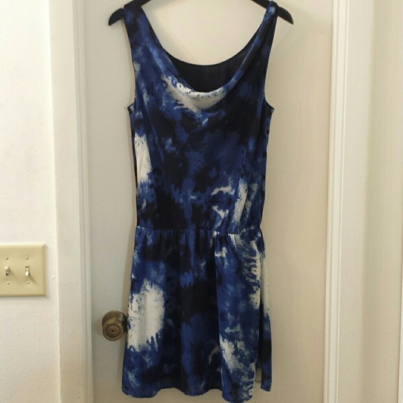 Blue/black/white print dress-NWT - Picture 2 of 2