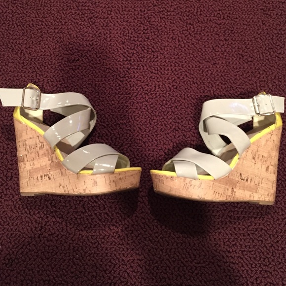Madden Girl Neon Trim Summer Wedge - Picture 1 of 4