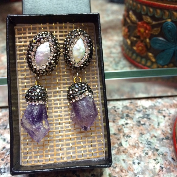 Natural pearl raw amethyst silver plated earrings - Picture 2 of 4