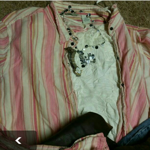 EUC Women's Button Down Long Sleeve - Picture 2 of 2