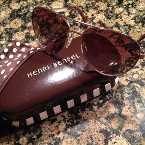Authentic Henri Bendel Sunnies