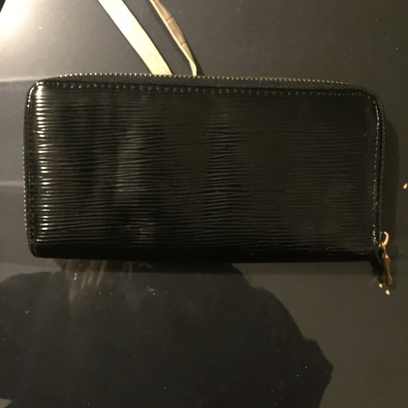 Wallet - Picture 1 of 2