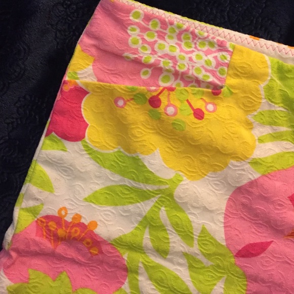 Lilly Pulitzer shorts - Picture 2 of 3
