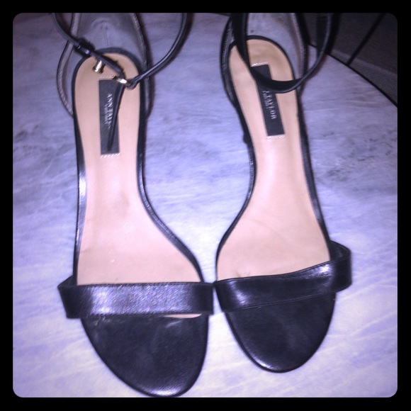 Ann Taylor black sandals