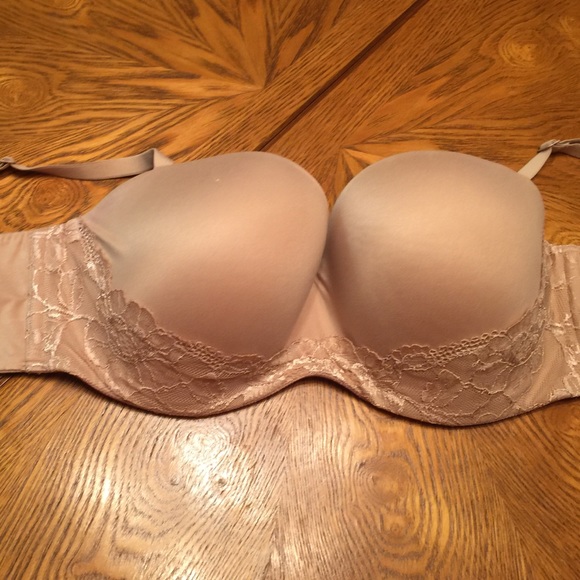 Nude color 38DD multiple ways to wear.