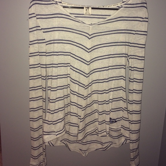 ROXY long sleeve shirt.