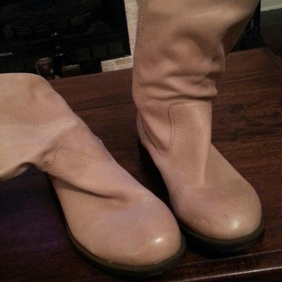 Ladies boots - Picture 3 of 3