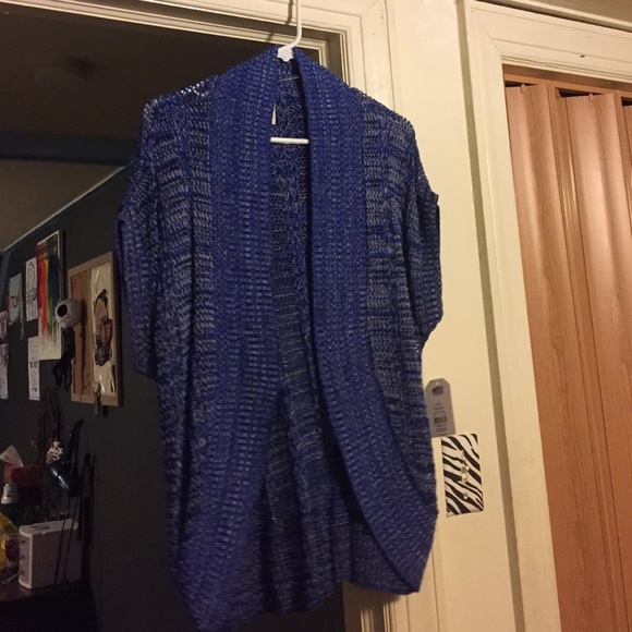 NWT! Blue Half sleeve knit cardigan