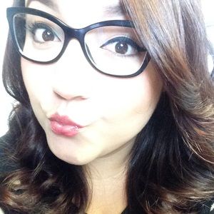 Meet your Posher, Melissa