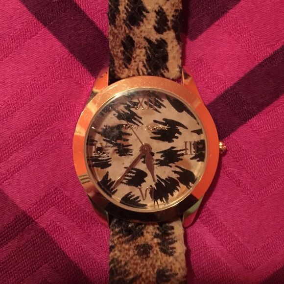 Watch - Picture 2 of 3